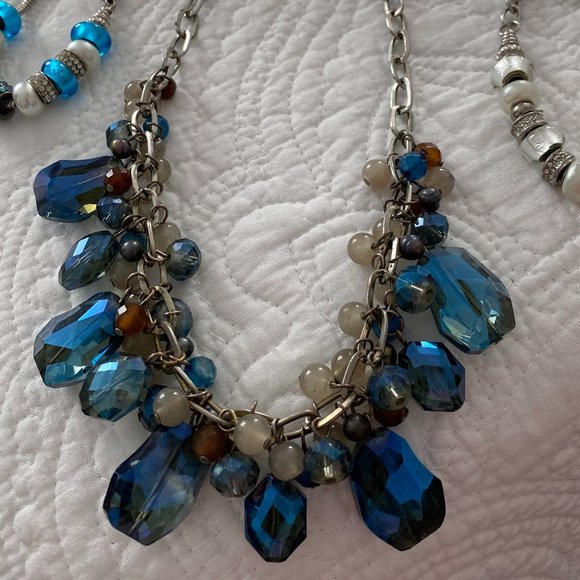 Fashion Rhinestone Blue's and White Beaded Necklace & Bracelet Lot of 3 - Picture 4 of 4